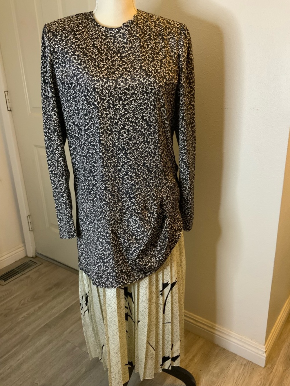 Mindy Malone Black and Cream Asymmetrical Long-Sleeve Printed Dress